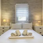 Stone Haven & Garden Near The Sea 迈索尼