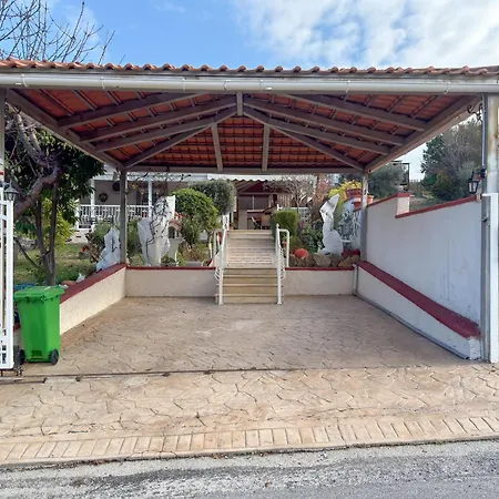 Stone Haven & Garden Near The Sea ميثوني