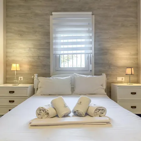 Stone Haven & Garden Near The Sea ميثوني